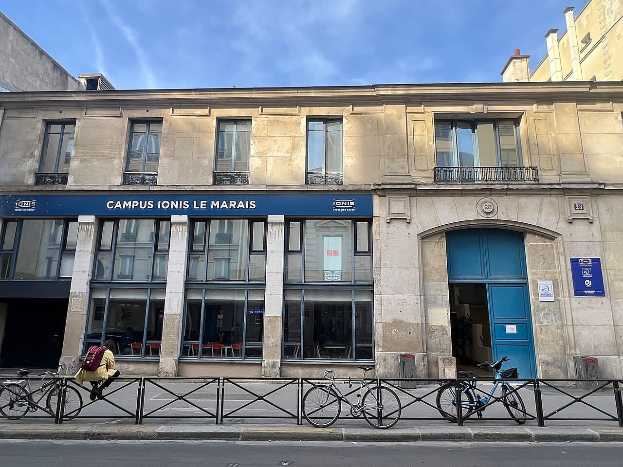 Bâtiment de campus universitaire à Paris